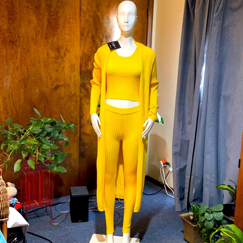 I just love this three-piece yellow outfit